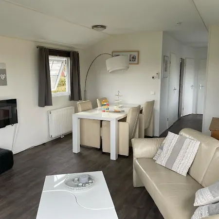 샬레 11 - Bergzicht 테우벤